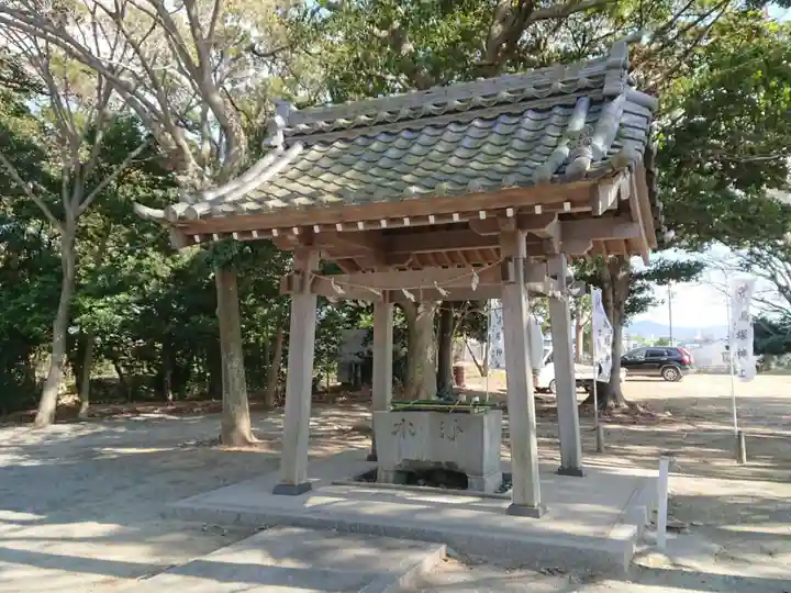 豊橋八咫烏 烏塚神社の手水舎
