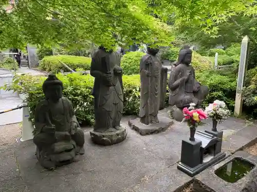 増上寺の{uncategorized: "未分類", other: "その他", undefined: "問題あり", building: "その他建物", grave: "お墓", sacred_gate: "鳥居", guardian: "狛犬", statue: "像", buddha: "仏像", history: "歴史", nature: "自然", garden: "庭園", animal: "動物", pagoda: "塔", temizu: "手水舎", mountain_gate: "山門・神門", sanctuary: "本殿・本堂", subordinate: "末社・摂社", art: "芸術", scenery: "景色", jizo: "地蔵", ema: "絵馬", goshuin: "御朱印", omikuji: "おみくじ", items: "授与品その他", amulet: "お守り", goshuincho: "御朱印帳", eats: "食事", festival: "お祭り", votive_dance: "神楽", shichigosan: "七五三参", wedding: "結婚式", experience: "体験その他", initially: "初詣", around: "周辺", anti_infection: "感染症対策"}