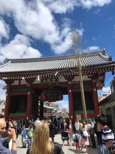 浅草寺の山門