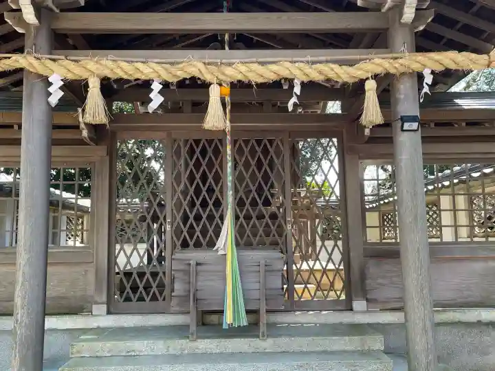 入江神社の{uncategorized: "未分類", other: "その他", undefined: "問題あり", building: "その他建物", grave: "お墓", sacred_gate: "鳥居", guardian: "狛犬", statue: "像", buddha: "仏像", history: "歴史", nature: "自然", garden: "庭園", animal: "動物", pagoda: "塔", temizu: "手水舎", mountain_gate: "山門・神門", sanctuary: "本殿・本堂", subordinate: "末社・摂社", art: "芸術", scenery: "景色", jizo: "地蔵", ema: "絵馬", goshuin: "御朱印", omikuji: "おみくじ", items: "授与品その他", amulet: "お守り", goshuincho: "御朱印帳", eats: "食事", festival: "お祭り", votive_dance: "神楽", shichigosan: "七五三参", wedding: "結婚式", experience: "体験その他", initially: "初詣", around: "周辺", anti_infection: "感染症対策"}