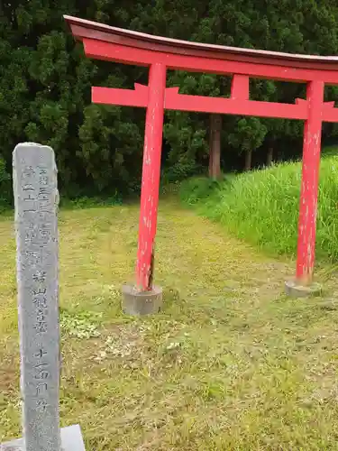 岩山観音堂の鳥居