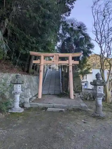 島姫神社の{uncategorized: "未分類", other: "その他", undefined: "問題あり", building: "その他建物", grave: "お墓", sacred_gate: "鳥居", guardian: "狛犬", statue: "像", buddha: "仏像", history: "歴史", nature: "自然", garden: "庭園", animal: "動物", pagoda: "塔", temizu: "手水舎", mountain_gate: "山門・神門", sanctuary: "本殿・本堂", subordinate: "末社・摂社", art: "芸術", scenery: "景色", jizo: "地蔵", ema: "絵馬", goshuin: "御朱印", omikuji: "おみくじ", items: "授与品その他", amulet: "お守り", goshuincho: "御朱印帳", eats: "食事", festival: "お祭り", votive_dance: "神楽", shichigosan: "七五三参", wedding: "結婚式", experience: "体験その他", initially: "初詣", around: "周辺", anti_infection: "感染症対策"}