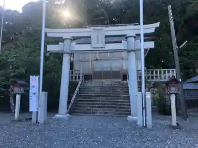 宇波西神社の鳥居