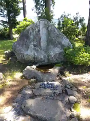 白山神社の{uncategorized: "未分類", other: "その他", undefined: "問題あり", building: "その他建物", grave: "お墓", sacred_gate: "鳥居", guardian: "狛犬", statue: "像", buddha: "仏像", history: "歴史", nature: "自然", garden: "庭園", animal: "動物", pagoda: "塔", temizu: "手水舎", mountain_gate: "山門・神門", sanctuary: "本殿・本堂", subordinate: "末社・摂社", art: "芸術", scenery: "景色", jizo: "地蔵", ema: "絵馬", goshuin: "御朱印", omikuji: "おみくじ", items: "授与品その他", amulet: "お守り", goshuincho: "御朱印帳", eats: "食事", festival: "お祭り", votive_dance: "神楽", shichigosan: "七五三参", wedding: "結婚式", experience: "体験その他", initially: "初詣", around: "周辺", anti_infection: "感染症対策"}