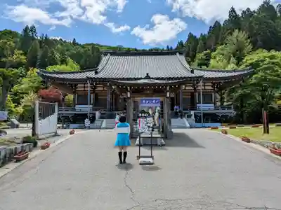 青龍寺(昭和大仏)の本殿・本堂