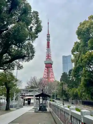 熊野神社の{uncategorized: "未分類", other: "その他", undefined: "問題あり", building: "その他建物", grave: "お墓", sacred_gate: "鳥居", guardian: "狛犬", statue: "像", buddha: "仏像", history: "歴史", nature: "自然", garden: "庭園", animal: "動物", pagoda: "塔", temizu: "手水舎", mountain_gate: "山門・神門", sanctuary: "本殿・本堂", subordinate: "末社・摂社", art: "芸術", scenery: "景色", jizo: "地蔵", ema: "絵馬", goshuin: "御朱印", omikuji: "おみくじ", items: "授与品その他", amulet: "お守り", goshuincho: "御朱印帳", eats: "食事", festival: "お祭り", votive_dance: "神楽", shichigosan: "七五三参", wedding: "結婚式", experience: "体験その他", initially: "初詣", around: "周辺", anti_infection: "感染症対策"}
