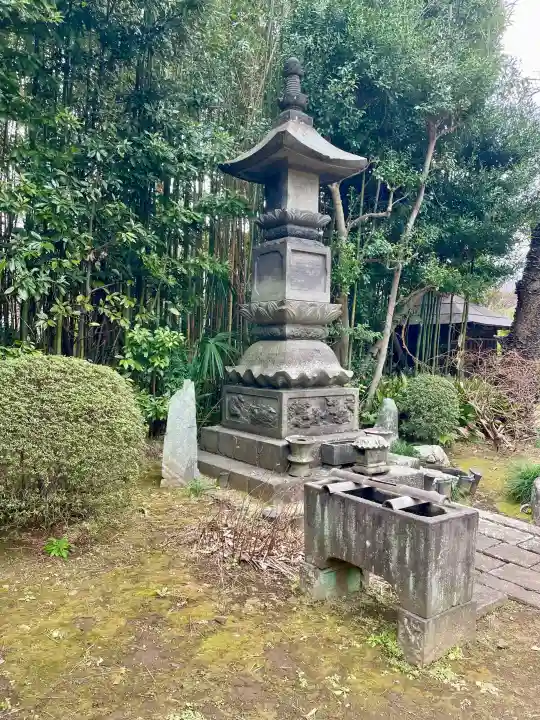 臨江寺の{uncategorized: "未分類", other: "その他", undefined: "問題あり", building: "その他建物", grave: "お墓", sacred_gate: "鳥居", guardian: "狛犬", statue: "像", buddha: "仏像", history: "歴史", nature: "自然", garden: "庭園", animal: "動物", pagoda: "塔", temizu: "手水舎", mountain_gate: "山門・神門", sanctuary: "本殿・本堂", subordinate: "末社・摂社", art: "芸術", scenery: "景色", jizo: "地蔵", ema: "絵馬", goshuin: "御朱印", omikuji: "おみくじ", items: "授与品その他", amulet: "お守り", goshuincho: "御朱印帳", eats: "食事", festival: "お祭り", votive_dance: "神楽", shichigosan: "七五三参", wedding: "結婚式", experience: "体験その他", initially: "初詣", around: "周辺", anti_infection: "感染症対策"}