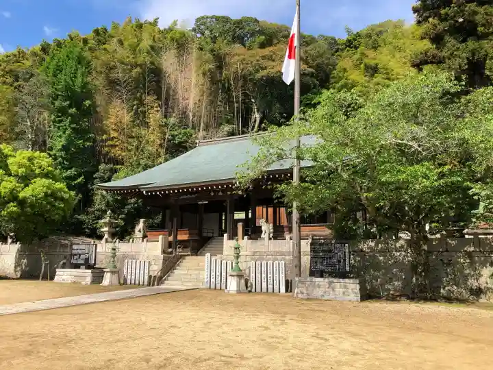 安乎八幡神社の{uncategorized: "未分類", other: "その他", undefined: "問題あり", building: "その他建物", grave: "お墓", sacred_gate: "鳥居", guardian: "狛犬", statue: "像", buddha: "仏像", history: "歴史", nature: "自然", garden: "庭園", animal: "動物", pagoda: "塔", temizu: "手水舎", mountain_gate: "山門・神門", sanctuary: "本殿・本堂", subordinate: "末社・摂社", art: "芸術", scenery: "景色", jizo: "地蔵", ema: "絵馬", goshuin: "御朱印", omikuji: "おみくじ", items: "授与品その他", amulet: "お守り", goshuincho: "御朱印帳", eats: "食事", festival: "お祭り", votive_dance: "神楽", shichigosan: "七五三参", wedding: "結婚式", experience: "体験その他", initially: "初詣", around: "周辺", anti_infection: "感染症対策"}