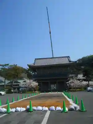 光明寺の山門・神門