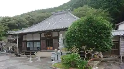明泉寺の本殿・本堂