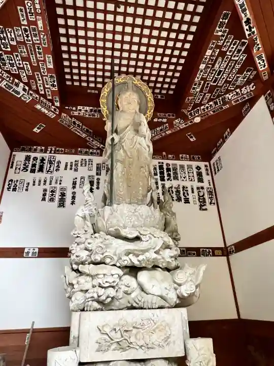 金昌寺の{uncategorized: "未分類", other: "その他", undefined: "問題あり", building: "その他建物", grave: "お墓", sacred_gate: "鳥居", guardian: "狛犬", statue: "像", buddha: "仏像", history: "歴史", nature: "自然", garden: "庭園", animal: "動物", pagoda: "塔", temizu: "手水舎", mountain_gate: "山門・神門", sanctuary: "本殿・本堂", subordinate: "末社・摂社", art: "芸術", scenery: "景色", jizo: "地蔵", ema: "絵馬", goshuin: "御朱印", omikuji: "おみくじ", items: "授与品その他", amulet: "お守り", goshuincho: "御朱印帳", eats: "食事", festival: "お祭り", votive_dance: "神楽", shichigosan: "七五三参", wedding: "結婚式", experience: "体験その他", initially: "初詣", around: "周辺", anti_infection: "感染症対策"}