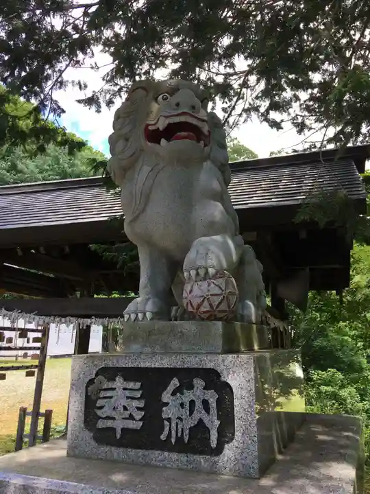 夕張神社の狛犬
