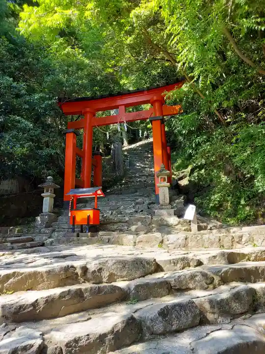 神倉神社(熊野速玉大社摂社)の{uncategorized: "未分類", other: "その他", undefined: "問題あり", building: "その他建物", grave: "お墓", sacred_gate: "鳥居", guardian: "狛犬", statue: "像", buddha: "仏像", history: "歴史", nature: "自然", garden: "庭園", animal: "動物", pagoda: "塔", temizu: "手水舎", mountain_gate: "山門・神門", sanctuary: "本殿・本堂", subordinate: "末社・摂社", art: "芸術", scenery: "景色", jizo: "地蔵", ema: "絵馬", goshuin: "御朱印", omikuji: "おみくじ", items: "授与品その他", amulet: "お守り", goshuincho: "御朱印帳", eats: "食事", festival: "お祭り", votive_dance: "神楽", shichigosan: "七五三参", wedding: "結婚式", experience: "体験その他", initially: "初詣", around: "周辺", anti_infection: "感染症対策"}