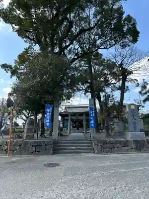 坂本八幡宮の{uncategorized: "未分類", other: "その他", undefined: "問題あり", building: "その他建物", grave: "お墓", sacred_gate: "鳥居", guardian: "狛犬", statue: "像", buddha: "仏像", history: "歴史", nature: "自然", garden: "庭園", animal: "動物", pagoda: "塔", temizu: "手水舎", mountain_gate: "山門・神門", sanctuary: "本殿・本堂", subordinate: "末社・摂社", art: "芸術", scenery: "景色", jizo: "地蔵", ema: "絵馬", goshuin: "御朱印", omikuji: "おみくじ", items: "授与品その他", amulet: "お守り", goshuincho: "御朱印帳", eats: "食事", festival: "お祭り", votive_dance: "神楽", shichigosan: "七五三参", wedding: "結婚式", experience: "体験その他", initially: "初詣", around: "周辺", anti_infection: "感染症対策"}
