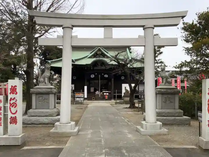 半田稲荷神社の鳥居