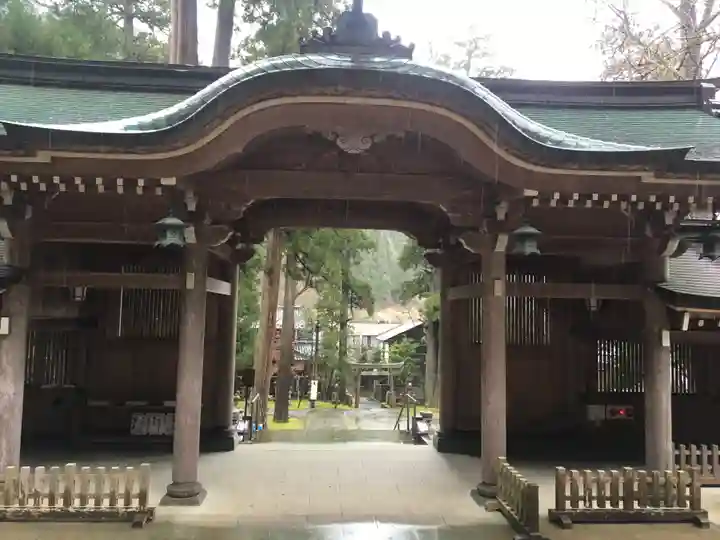 岡太神社・大瀧神社の山門・神門