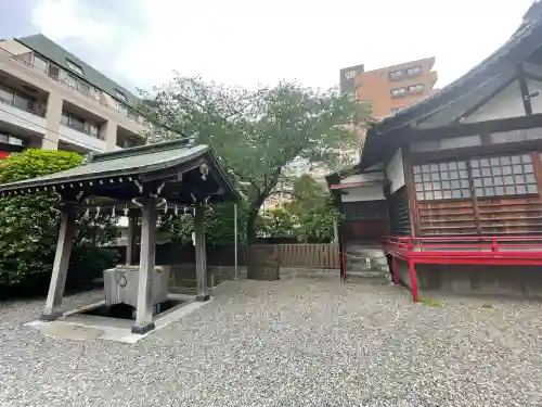 羽衣町厳島神社（関内厳島神社・横浜弁天）の{uncategorized: "未分類", other: "その他", undefined: "問題あり", building: "その他建物", grave: "お墓", sacred_gate: "鳥居", guardian: "狛犬", statue: "像", buddha: "仏像", history: "歴史", nature: "自然", garden: "庭園", animal: "動物", pagoda: "塔", temizu: "手水舎", mountain_gate: "山門・神門", sanctuary: "本殿・本堂", subordinate: "末社・摂社", art: "芸術", scenery: "景色", jizo: "地蔵", ema: "絵馬", goshuin: "御朱印", omikuji: "おみくじ", items: "授与品その他", amulet: "お守り", goshuincho: "御朱印帳", eats: "食事", festival: "お祭り", votive_dance: "神楽", shichigosan: "七五三参", wedding: "結婚式", experience: "体験その他", initially: "初詣", around: "周辺", anti_infection: "感染症対策"}