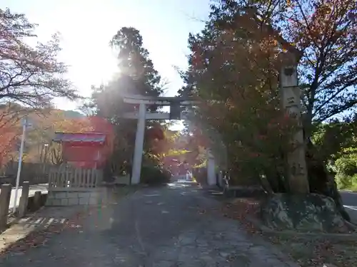 三尾神社の鳥居