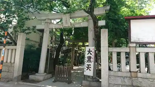 千住本氷川神社の鳥居