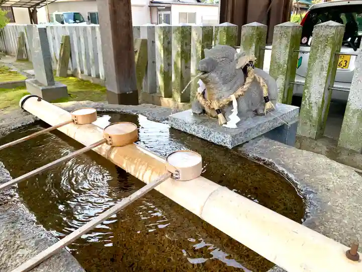 羊神社の手水舎