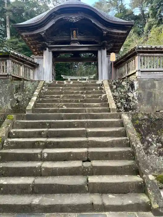 月照寺の{uncategorized: "未分類", other: "その他", undefined: "問題あり", building: "その他建物", grave: "お墓", sacred_gate: "鳥居", guardian: "狛犬", statue: "像", buddha: "仏像", history: "歴史", nature: "自然", garden: "庭園", animal: "動物", pagoda: "塔", temizu: "手水舎", mountain_gate: "山門・神門", sanctuary: "本殿・本堂", subordinate: "末社・摂社", art: "芸術", scenery: "景色", jizo: "地蔵", ema: "絵馬", goshuin: "御朱印", omikuji: "おみくじ", items: "授与品その他", amulet: "お守り", goshuincho: "御朱印帳", eats: "食事", festival: "お祭り", votive_dance: "神楽", shichigosan: "七五三参", wedding: "結婚式", experience: "体験その他", initially: "初詣", around: "周辺", anti_infection: "感染症対策"}