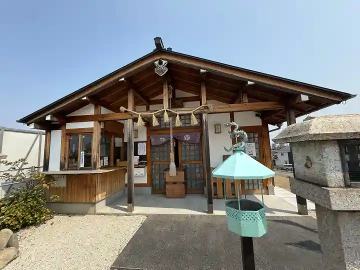 中島黒體龍王大神社の{uncategorized: "未分類", other: "その他", undefined: "問題あり", building: "その他建物", grave: "お墓", sacred_gate: "鳥居", guardian: "狛犬", statue: "像", buddha: "仏像", history: "歴史", nature: "自然", garden: "庭園", animal: "動物", pagoda: "塔", temizu: "手水舎", mountain_gate: "山門・神門", sanctuary: "本殿・本堂", subordinate: "末社・摂社", art: "芸術", scenery: "景色", jizo: "地蔵", ema: "絵馬", goshuin: "御朱印", omikuji: "おみくじ", items: "授与品その他", amulet: "お守り", goshuincho: "御朱印帳", eats: "食事", festival: "お祭り", votive_dance: "神楽", shichigosan: "七五三参", wedding: "結婚式", experience: "体験その他", initially: "初詣", around: "周辺", anti_infection: "感染症対策"}