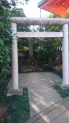 穴八幡宮の鳥居