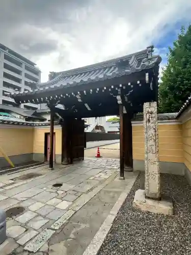 伏見別院（真宗大谷派）の{uncategorized: "未分類", other: "その他", undefined: "問題あり", building: "その他建物", grave: "お墓", sacred_gate: "鳥居", guardian: "狛犬", statue: "像", buddha: "仏像", history: "歴史", nature: "自然", garden: "庭園", animal: "動物", pagoda: "塔", temizu: "手水舎", mountain_gate: "山門・神門", sanctuary: "本殿・本堂", subordinate: "末社・摂社", art: "芸術", scenery: "景色", jizo: "地蔵", ema: "絵馬", goshuin: "御朱印", omikuji: "おみくじ", items: "授与品その他", amulet: "お守り", goshuincho: "御朱印帳", eats: "食事", festival: "お祭り", votive_dance: "神楽", shichigosan: "七五三参", wedding: "結婚式", experience: "体験その他", initially: "初詣", around: "周辺", anti_infection: "感染症対策"}