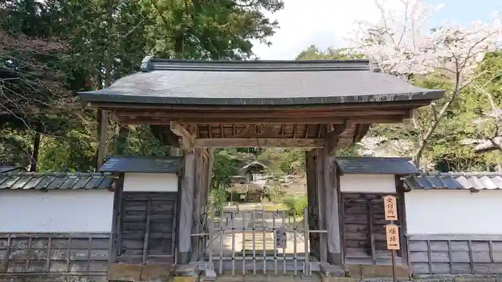 月照寺の山門・神門