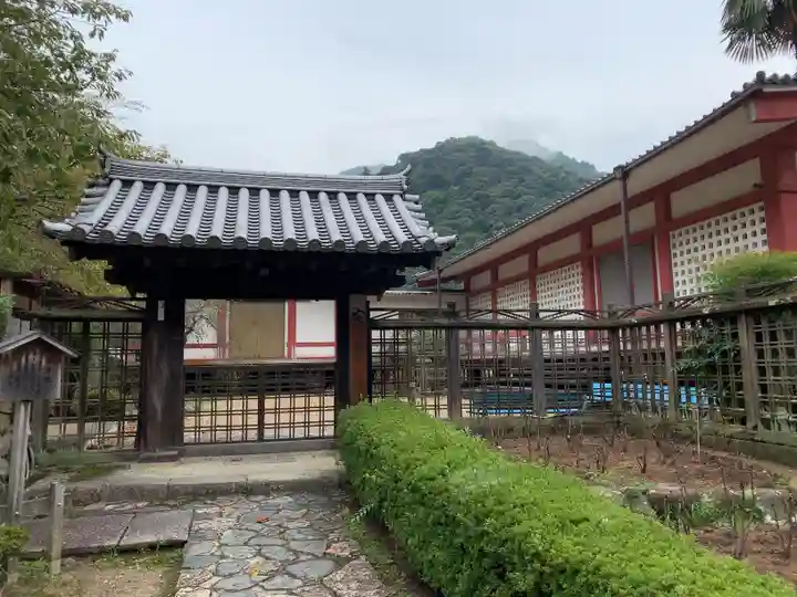 長谷寺の山門・神門