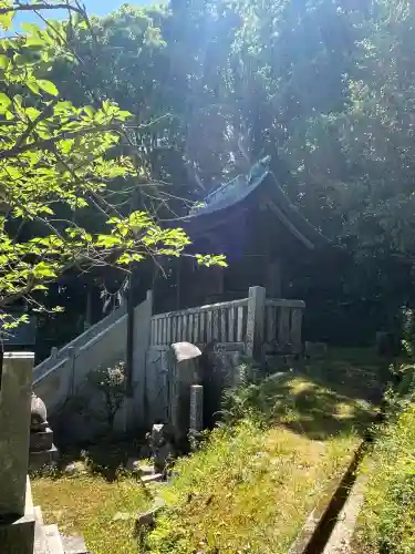 茗荷神社の{uncategorized: "未分類", other: "その他", undefined: "問題あり", building: "その他建物", grave: "お墓", sacred_gate: "鳥居", guardian: "狛犬", statue: "像", buddha: "仏像", history: "歴史", nature: "自然", garden: "庭園", animal: "動物", pagoda: "塔", temizu: "手水舎", mountain_gate: "山門・神門", sanctuary: "本殿・本堂", subordinate: "末社・摂社", art: "芸術", scenery: "景色", jizo: "地蔵", ema: "絵馬", goshuin: "御朱印", omikuji: "おみくじ", items: "授与品その他", amulet: "お守り", goshuincho: "御朱印帳", eats: "食事", festival: "お祭り", votive_dance: "神楽", shichigosan: "七五三参", wedding: "結婚式", experience: "体験その他", initially: "初詣", around: "周辺", anti_infection: "感染症対策"}