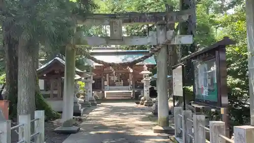 諏訪神社の鳥居