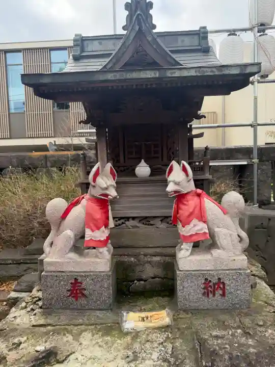 應恭稲荷神社の{uncategorized: "未分類", other: "その他", undefined: "問題あり", building: "その他建物", grave: "お墓", sacred_gate: "鳥居", guardian: "狛犬", statue: "像", buddha: "仏像", history: "歴史", nature: "自然", garden: "庭園", animal: "動物", pagoda: "塔", temizu: "手水舎", mountain_gate: "山門・神門", sanctuary: "本殿・本堂", subordinate: "末社・摂社", art: "芸術", scenery: "景色", jizo: "地蔵", ema: "絵馬", goshuin: "御朱印", omikuji: "おみくじ", items: "授与品その他", amulet: "お守り", goshuincho: "御朱印帳", eats: "食事", festival: "お祭り", votive_dance: "神楽", shichigosan: "七五三参", wedding: "結婚式", experience: "体験その他", initially: "初詣", around: "周辺", anti_infection: "感染症対策"}