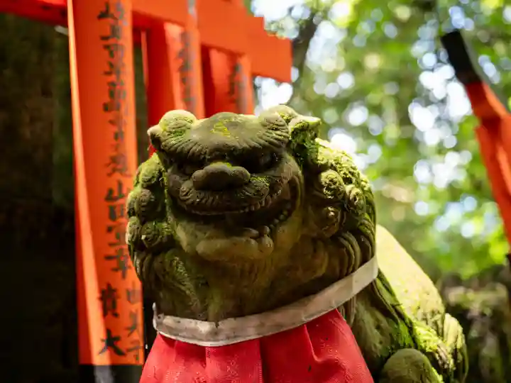 伏見稲荷大社の{uncategorized: "未分類", other: "その他", undefined: "問題あり", building: "その他建物", grave: "お墓", sacred_gate: "鳥居", guardian: "狛犬", statue: "像", buddha: "仏像", history: "歴史", nature: "自然", garden: "庭園", animal: "動物", pagoda: "塔", temizu: "手水舎", mountain_gate: "山門・神門", sanctuary: "本殿・本堂", subordinate: "末社・摂社", art: "芸術", scenery: "景色", jizo: "地蔵", ema: "絵馬", goshuin: "御朱印", omikuji: "おみくじ", items: "授与品その他", amulet: "お守り", goshuincho: "御朱印帳", eats: "食事", festival: "お祭り", votive_dance: "神楽", shichigosan: "七五三参", wedding: "結婚式", experience: "体験その他", initially: "初詣", around: "周辺", anti_infection: "感染症対策"}