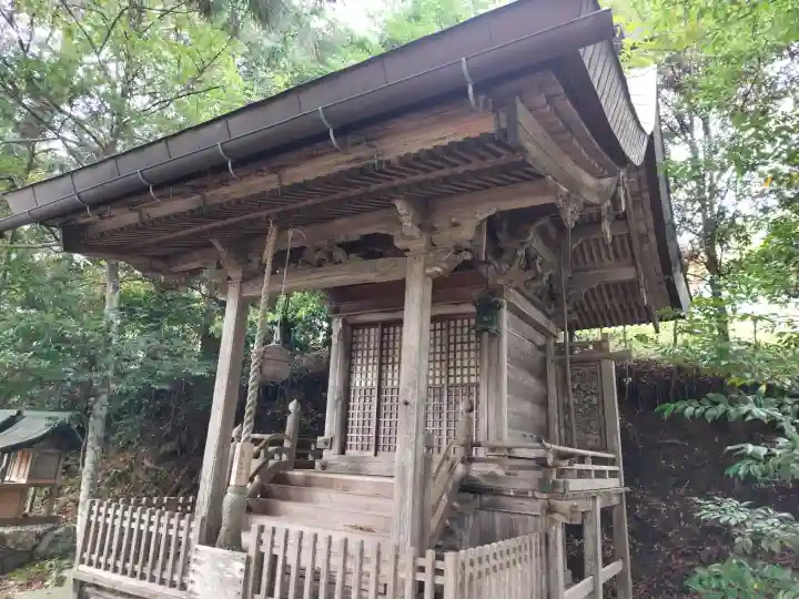 志波加神社の{uncategorized: "未分類", other: "その他", undefined: "問題あり", building: "その他建物", grave: "お墓", sacred_gate: "鳥居", guardian: "狛犬", statue: "像", buddha: "仏像", history: "歴史", nature: "自然", garden: "庭園", animal: "動物", pagoda: "塔", temizu: "手水舎", mountain_gate: "山門・神門", sanctuary: "本殿・本堂", subordinate: "末社・摂社", art: "芸術", scenery: "景色", jizo: "地蔵", ema: "絵馬", goshuin: "御朱印", omikuji: "おみくじ", items: "授与品その他", amulet: "お守り", goshuincho: "御朱印帳", eats: "食事", festival: "お祭り", votive_dance: "神楽", shichigosan: "七五三参", wedding: "結婚式", experience: "体験その他", initially: "初詣", around: "周辺", anti_infection: "感染症対策"}