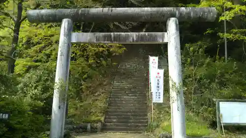 静神社の鳥居