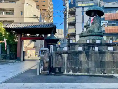眞性寺の{uncategorized: "未分類", other: "その他", undefined: "問題あり", building: "その他建物", grave: "お墓", sacred_gate: "鳥居", guardian: "狛犬", statue: "像", buddha: "仏像", history: "歴史", nature: "自然", garden: "庭園", animal: "動物", pagoda: "塔", temizu: "手水舎", mountain_gate: "山門・神門", sanctuary: "本殿・本堂", subordinate: "末社・摂社", art: "芸術", scenery: "景色", jizo: "地蔵", ema: "絵馬", goshuin: "御朱印", omikuji: "おみくじ", items: "授与品その他", amulet: "お守り", goshuincho: "御朱印帳", eats: "食事", festival: "お祭り", votive_dance: "神楽", shichigosan: "七五三参", wedding: "結婚式", experience: "体験その他", initially: "初詣", around: "周辺", anti_infection: "感染症対策"}