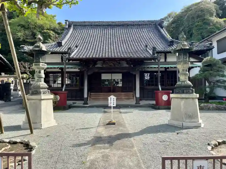 良長院の{uncategorized: "未分類", other: "その他", undefined: "問題あり", building: "その他建物", grave: "お墓", sacred_gate: "鳥居", guardian: "狛犬", statue: "像", buddha: "仏像", history: "歴史", nature: "自然", garden: "庭園", animal: "動物", pagoda: "塔", temizu: "手水舎", mountain_gate: "山門・神門", sanctuary: "本殿・本堂", subordinate: "末社・摂社", art: "芸術", scenery: "景色", jizo: "地蔵", ema: "絵馬", goshuin: "御朱印", omikuji: "おみくじ", items: "授与品その他", amulet: "お守り", goshuincho: "御朱印帳", eats: "食事", festival: "お祭り", votive_dance: "神楽", shichigosan: "七五三参", wedding: "結婚式", experience: "体験その他", initially: "初詣", around: "周辺", anti_infection: "感染症対策"}