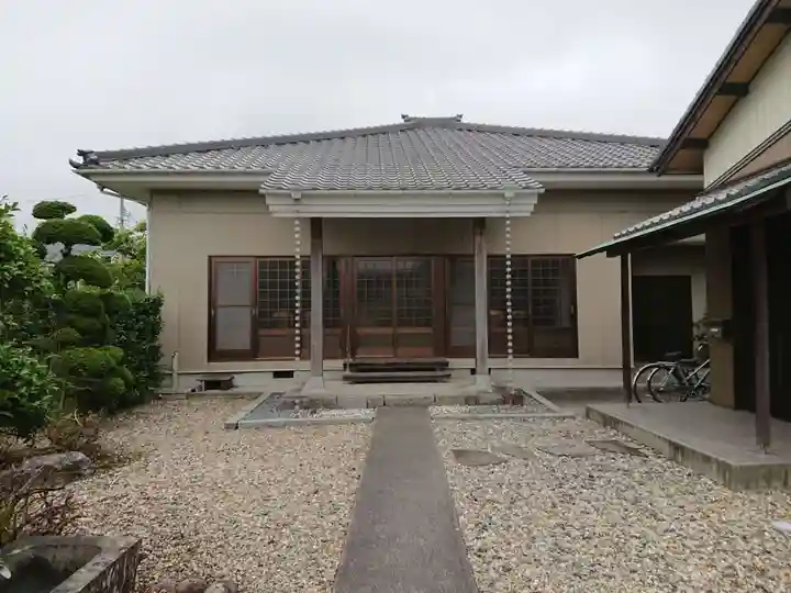 額洞寺の本殿・本堂