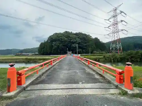 崎山八幡神社の建物その他