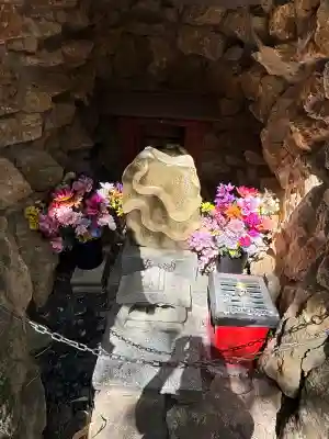 磯山弁財天の{uncategorized: "未分類", other: "その他", undefined: "問題あり", building: "その他建物", grave: "お墓", sacred_gate: "鳥居", guardian: "狛犬", statue: "像", buddha: "仏像", history: "歴史", nature: "自然", garden: "庭園", animal: "動物", pagoda: "塔", temizu: "手水舎", mountain_gate: "山門・神門", sanctuary: "本殿・本堂", subordinate: "末社・摂社", art: "芸術", scenery: "景色", jizo: "地蔵", ema: "絵馬", goshuin: "御朱印", omikuji: "おみくじ", items: "授与品その他", amulet: "お守り", goshuincho: "御朱印帳", eats: "食事", festival: "お祭り", votive_dance: "神楽", shichigosan: "七五三参", wedding: "結婚式", experience: "体験その他", initially: "初詣", around: "周辺", anti_infection: "感染症対策"}