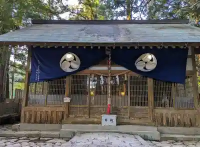 飛鳥神社の{uncategorized: "未分類", other: "その他", undefined: "問題あり", building: "その他建物", grave: "お墓", sacred_gate: "鳥居", guardian: "狛犬", statue: "像", buddha: "仏像", history: "歴史", nature: "自然", garden: "庭園", animal: "動物", pagoda: "塔", temizu: "手水舎", mountain_gate: "山門・神門", sanctuary: "本殿・本堂", subordinate: "末社・摂社", art: "芸術", scenery: "景色", jizo: "地蔵", ema: "絵馬", goshuin: "御朱印", omikuji: "おみくじ", items: "授与品その他", amulet: "お守り", goshuincho: "御朱印帳", eats: "食事", festival: "お祭り", votive_dance: "神楽", shichigosan: "七五三参", wedding: "結婚式", experience: "体験その他", initially: "初詣", around: "周辺", anti_infection: "感染症対策"}