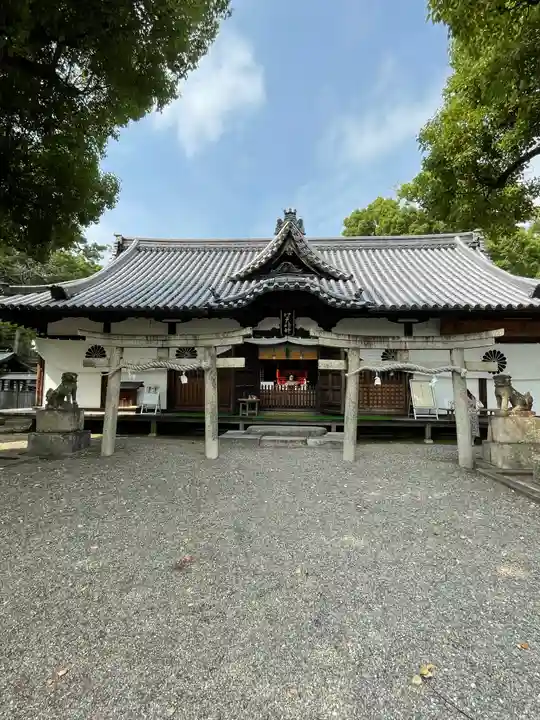 泉穴師神社の本殿・本堂