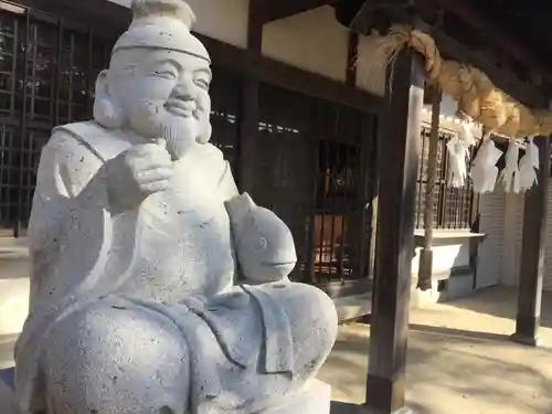 稲爪神社の像