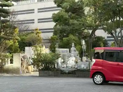 海清寺の{uncategorized: "未分類", other: "その他", undefined: "問題あり", building: "その他建物", grave: "お墓", sacred_gate: "鳥居", guardian: "狛犬", statue: "像", buddha: "仏像", history: "歴史", nature: "自然", garden: "庭園", animal: "動物", pagoda: "塔", temizu: "手水舎", mountain_gate: "山門・神門", sanctuary: "本殿・本堂", subordinate: "末社・摂社", art: "芸術", scenery: "景色", jizo: "地蔵", ema: "絵馬", goshuin: "御朱印", omikuji: "おみくじ", items: "授与品その他", amulet: "お守り", goshuincho: "御朱印帳", eats: "食事", festival: "お祭り", votive_dance: "神楽", shichigosan: "七五三参", wedding: "結婚式", experience: "体験その他", initially: "初詣", around: "周辺", anti_infection: "感染症対策"}