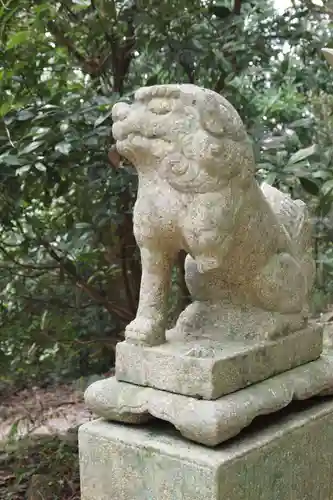 宇部護国神社の狛犬