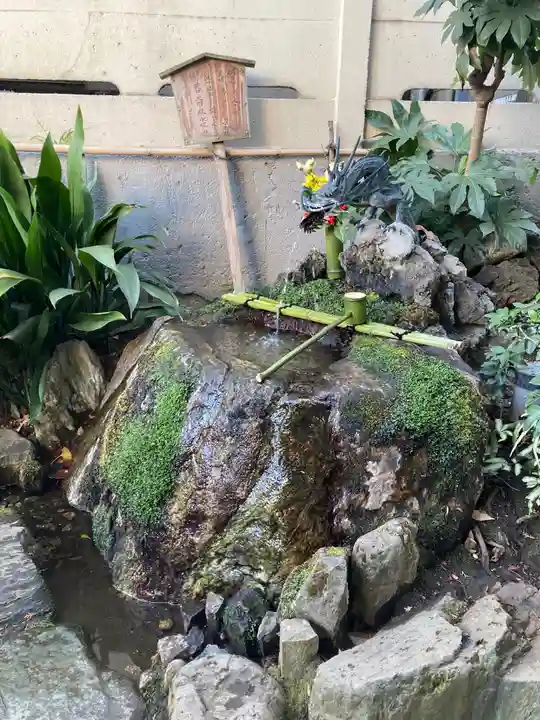 東光寺別院桜ヶ池不動院の手水舎