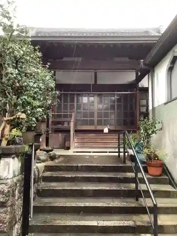 芳春寺の本殿・本堂