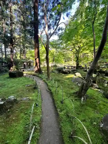 北畠神社の{uncategorized: "未分類", other: "その他", undefined: "問題あり", building: "その他建物", grave: "お墓", sacred_gate: "鳥居", guardian: "狛犬", statue: "像", buddha: "仏像", history: "歴史", nature: "自然", garden: "庭園", animal: "動物", pagoda: "塔", temizu: "手水舎", mountain_gate: "山門・神門", sanctuary: "本殿・本堂", subordinate: "末社・摂社", art: "芸術", scenery: "景色", jizo: "地蔵", ema: "絵馬", goshuin: "御朱印", omikuji: "おみくじ", items: "授与品その他", amulet: "お守り", goshuincho: "御朱印帳", eats: "食事", festival: "お祭り", votive_dance: "神楽", shichigosan: "七五三参", wedding: "結婚式", experience: "体験その他", initially: "初詣", around: "周辺", anti_infection: "感染症対策"}