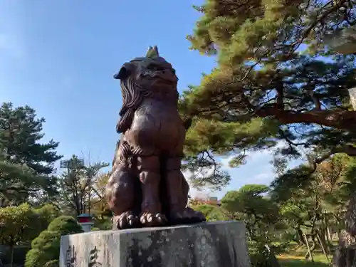 白山神社の狛犬